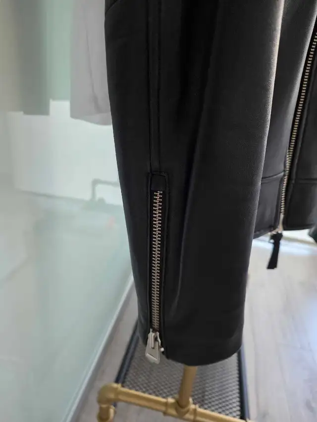 Men's Mackage Fenton Leather Biker Jacket (sz 36) in Men's in City of Toronto - Image 8