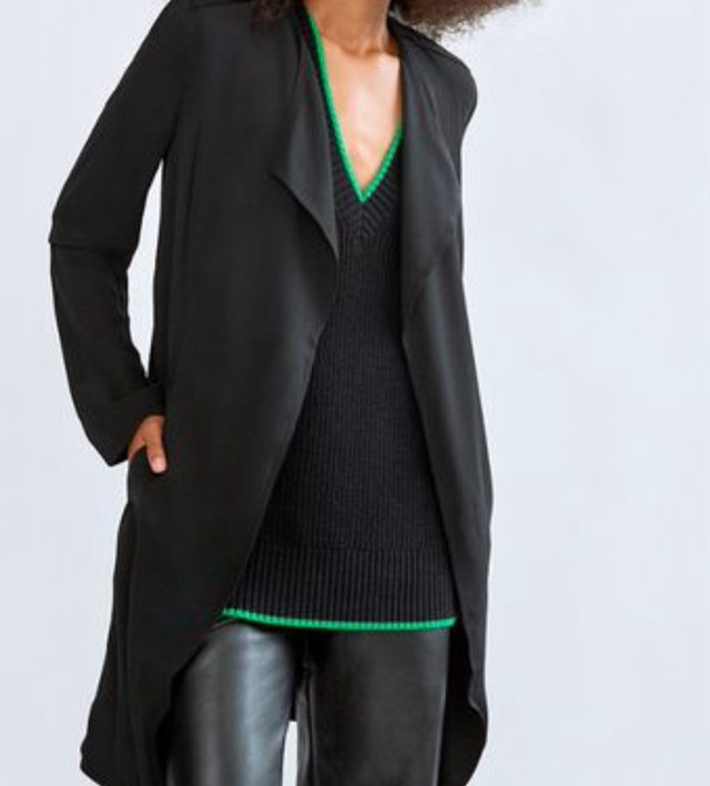 ARITZIA Babaton Flowy Trench Coat XXS [NEW!] in Women's - Tops & Outerwear in City of Toronto - Image 3