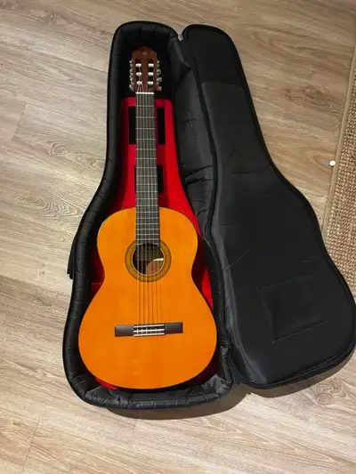 Yamaha CG102 Classical Guitar + Soft case, View more