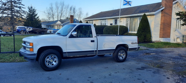 WANT TO BUY -2 SOUTHERN FRONT DOORS FOR 1994 CHEV SILVERADO in Snowblowers in Dartmouth