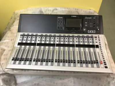 CONSOLE YAMAHA TF5, View more
