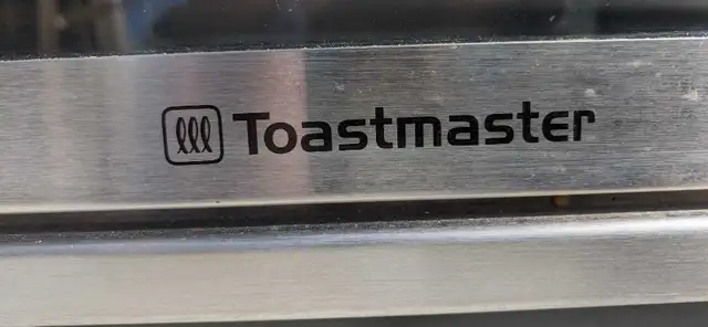 Toastmaster Toaster Oven "Like NEW" Fits 9" Pizza in Toasters & Toaster Ovens in Oshawa / Durham Region - Image 7