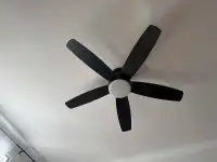 Ventilateur de plafond avec télécommande 