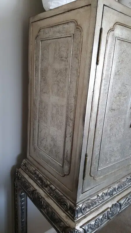 SILVER LEAF DOOR CABINET in Home Décor & Accents in Edmonton - Image 4