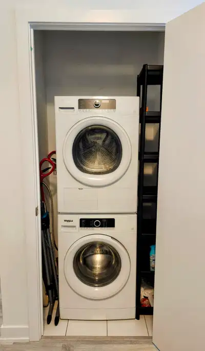 Attn Professionals: Furnished Mimico 1bed/1bath Condo w/parking