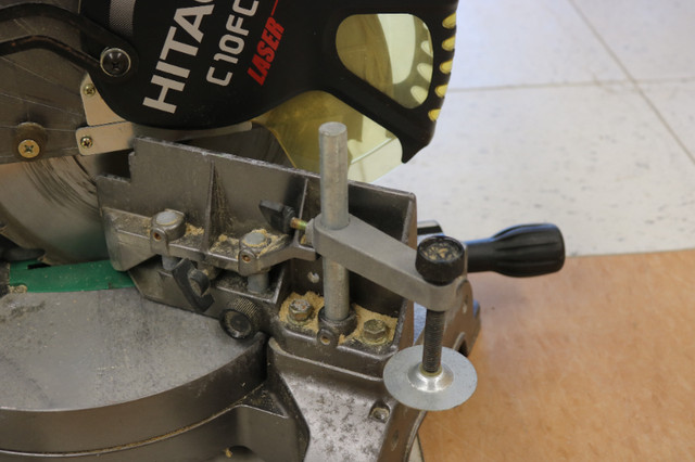 Hitachi C10FCH2 15-Amp 10-inch Mitre Saw (#37000) in Power Tools in City of Halifax - Image 4