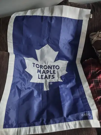 Maple leaf flag, View more
