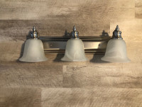 Bathroom light fixture- 3 lamps - 24 inches
