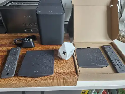 Videotron Helix - 1 Wifi modem/router. 1 mesh hub. 5x Tv boxes., View more