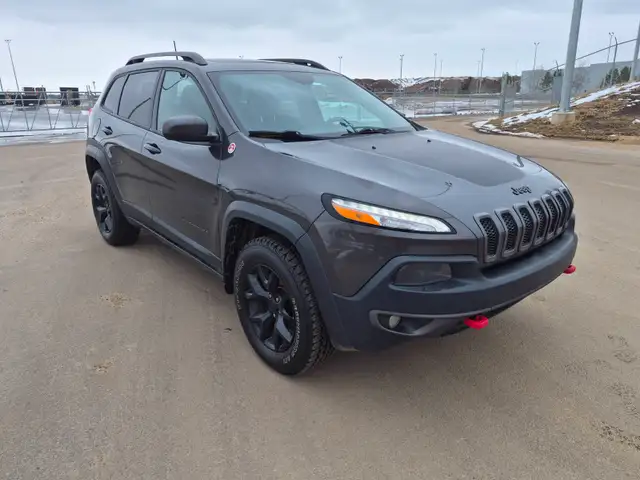 2016 Jeep Cherokee Trailhawk   115 KM523046132164874241