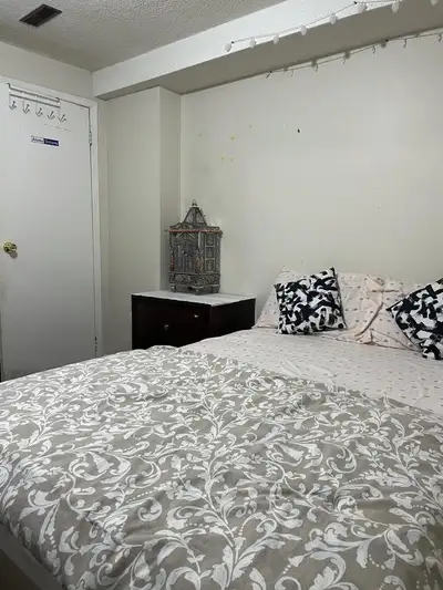 ROOM FOR RENT ** IN SHARING 2 BEDROOM BASEMENT ** FOR BOY ONLY * ROOM IS SHARING WITH 1 BOY **CLOSE...