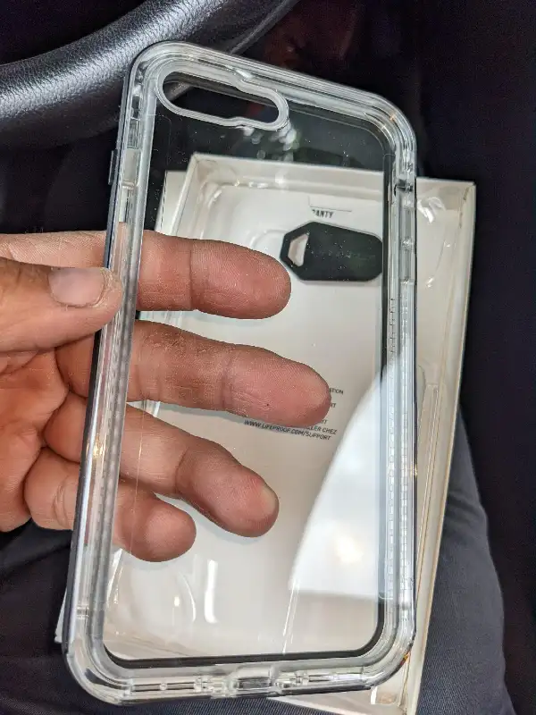 LifeProof Next Snowproof iPhone 7/8 Plus Case Black Crystal in Cell Phone Accessories in Mississauga / Peel Region - Image 5
