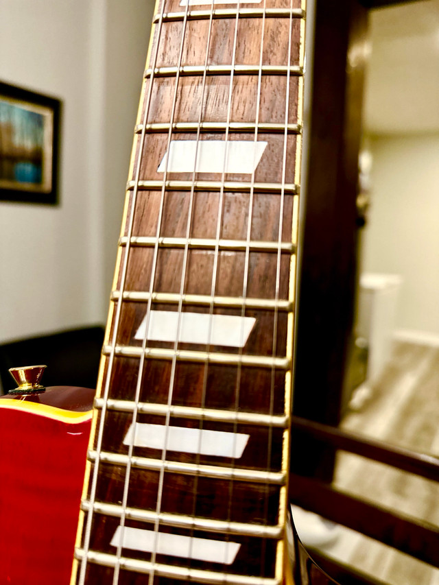 1994 Les Paul Deluxe by Stagg MIJ cherry burst in Guitars in Woodstock - Image 4