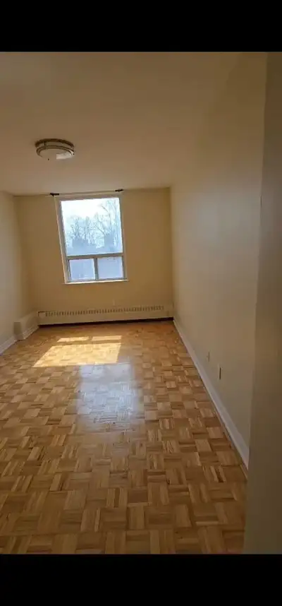 Private Room for Rent in North York | Near Don Mills Subway & Fairview Mall 25 Parkway Forest Drive,...