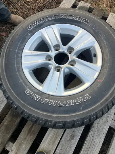 Brand new Yokahama Geolander 285/65/R17 These tires will fit a 19-23 Ford Ranger Brand new Dunlop Gr...