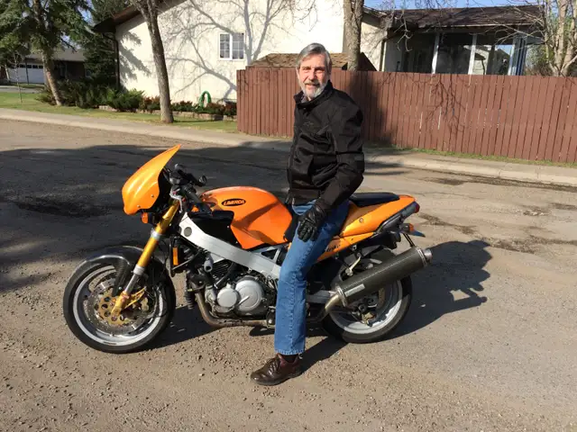 99 Laverda 750 in Sport Bikes in Regina - Image 2