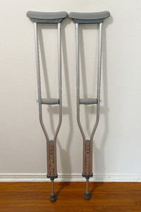 Crutches in excellent condition