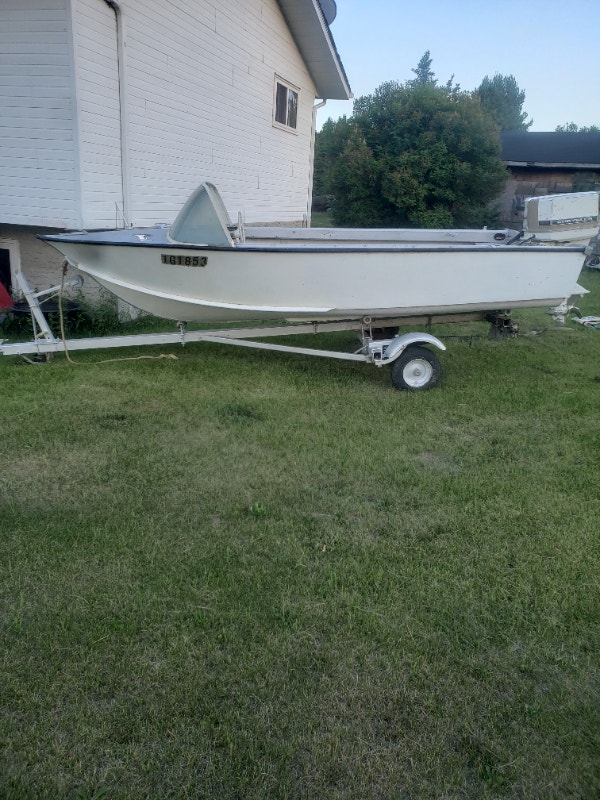 Motor boat and trailer Powerboats & Motorboats Saskatoon Kijiji