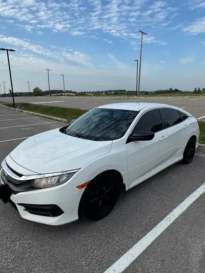 2017 Honda Civic 2.0L 206 000km selling as is,runs great comes with separate winter tires on rims(Br...