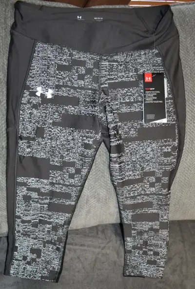 Under Armour Capri leggings Size Large NEW, View more