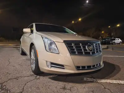 Cadillac xts4  2015 impeccable 