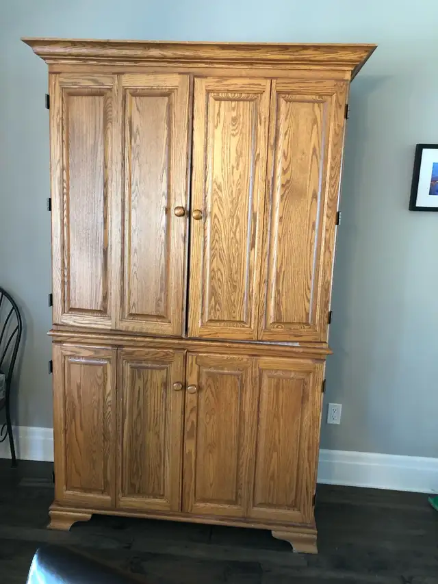 Solid oak wardrobe / custom made 2 pieces in Dressers & Wardrobes in City of Toronto - Image 2