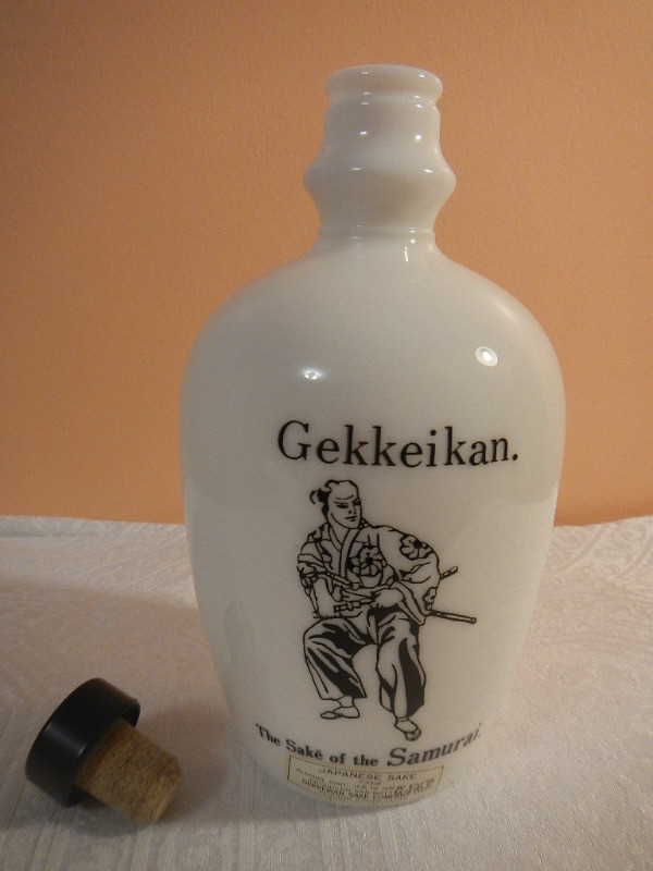 Sake of Samurai Gekkeikan Empty White Glass Bottle 720 ml Japan dans Art et objets de collection  à Ville de Montréal - Image 3