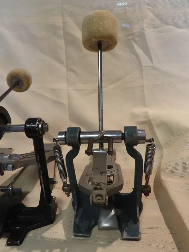 Vintage Drum Kick Pedals 1 Pearl & 2 Rogers in Drums & Percussion in Chatham-Kent - Image 9