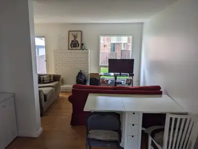 Live a 10 Minute Walk from UTM – Enjoy Comfort, Community & Independence Available May 1st Please te...