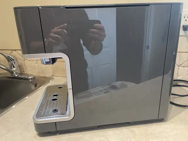 Miele Coffee Machine in Coffee Makers in Kitchener / Waterloo - Image 3