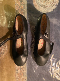 Caprezio tap shoes size 10