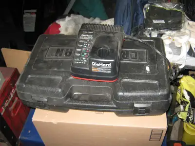 4 cordless drills 2 craftsman18v 1 ctc9v 1jobmate18v all working with chargers.50 $ FOR ALL