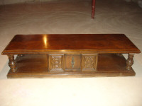 MUST SELL QUICK TODAY SOLID DARK WOOD COFFEE TABLE $80.00 CASH!