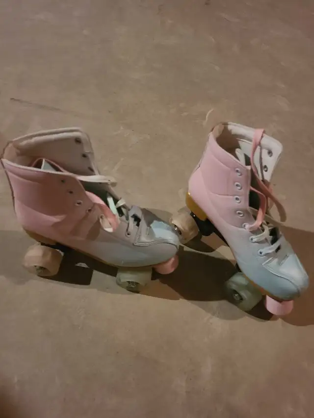 roller skates in Skates & Blades in Windsor Region - Image 2