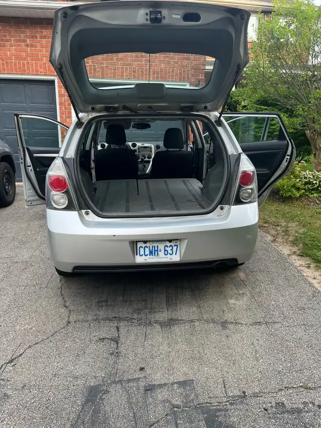 2009 Pontiac Vibe in Cars & Trucks in Cambridge - Image 4