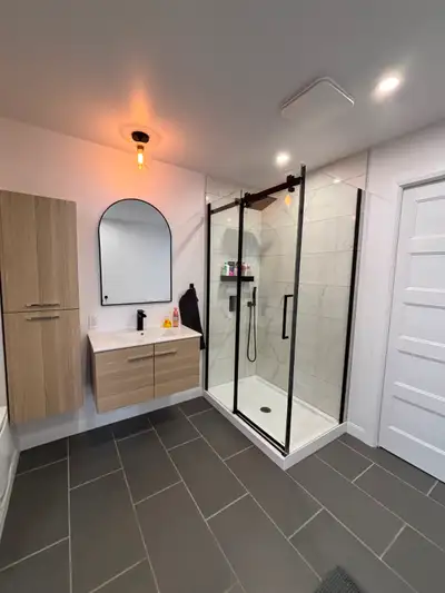 Prix du loyer : 1500$/ mois Neufchâtel, Québec (G2K) ✅Grand appartement 4 1/2 rénové à neuf ️ Dispon...