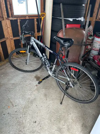 Vélo hybride grandeur de roue 27 1/2, View more