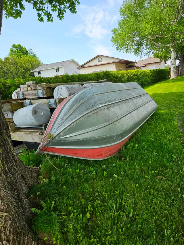 14' aluminum fishing boat in Powerboats & Motorboats in Kawartha Lakes - Image 2