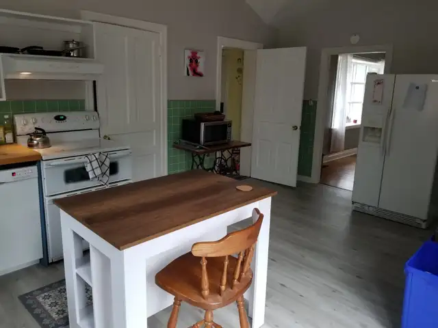 Kincardine 5 bedroom century home for rent starting Oct 01, 2025 in Long Term Rentals in Owen Sound - Image 7