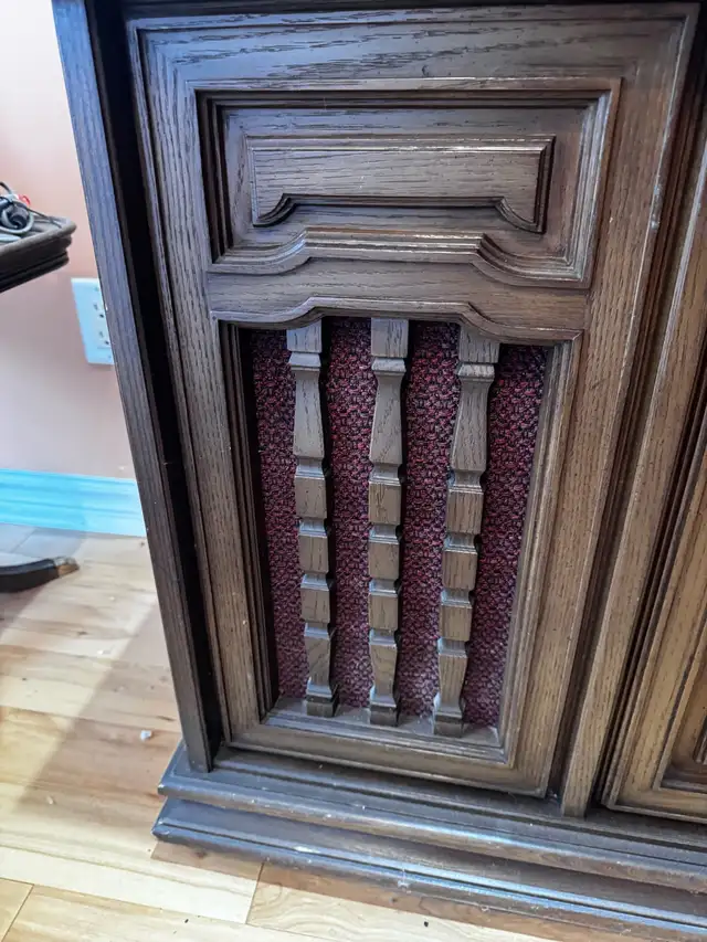 Electrohome Console Stereo in Stereo Systems & Home Theatre in Mississauga / Peel Region - Image 4