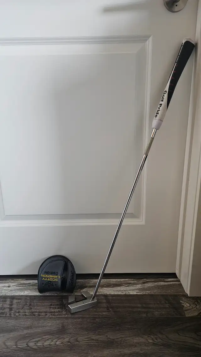 SCOTTY CAMERON PUTTER490430368926279681