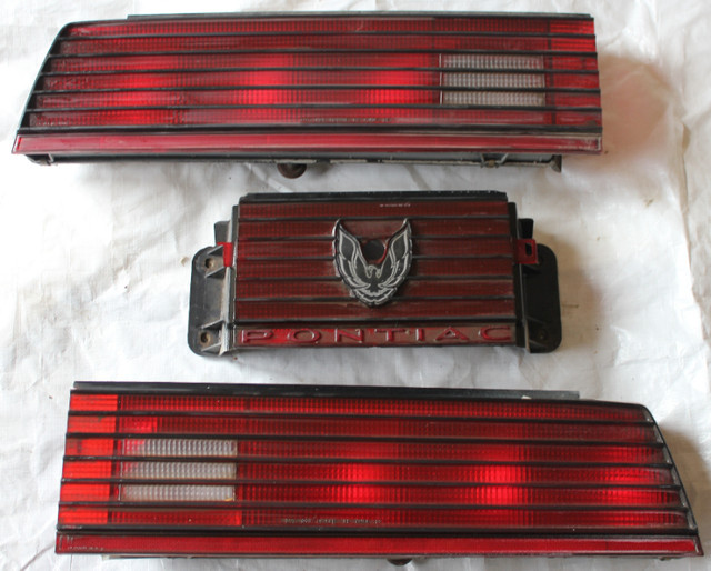 Pontiac Firebird Trans-Am Tail Light Assembly (housing) in Auto Body Parts in St. Catharines