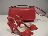 Sandales et sac à main rouge