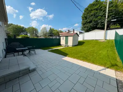 Family Home near Metro, Carrefour Laval - Garage Back Yard