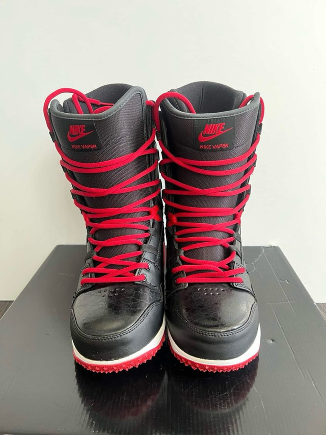 Nike SB Vapen Snowboard Boots Size 8.5 in Snowboard in City of Toronto - Image 2