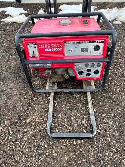 Honda generator, 3500 watt 120/240 in excellent working condition.