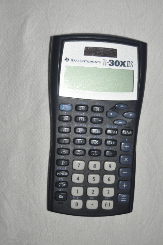 TEXAS INSTRUMENTS CACULATOR TI-30X IIS with case in General Electronics in Oshawa / Durham Region