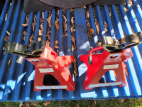 Plastic Pallets/Skids For Working On Snow Blowers And Lawnmowers