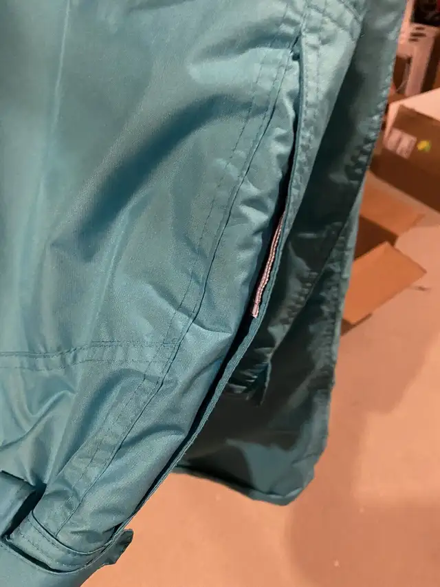 Ladies ski suit L, XL(please read all) in Women's - Tops & Outerwear in Markham / York Region - Image 6