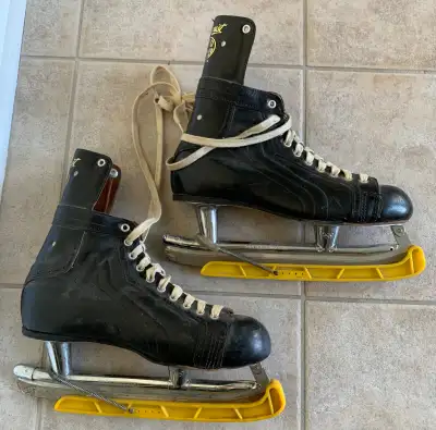 Men’s Daoust skates, View more